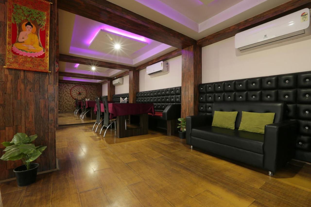 Hotel Dream City Ґувахаті Екстер'єр фото