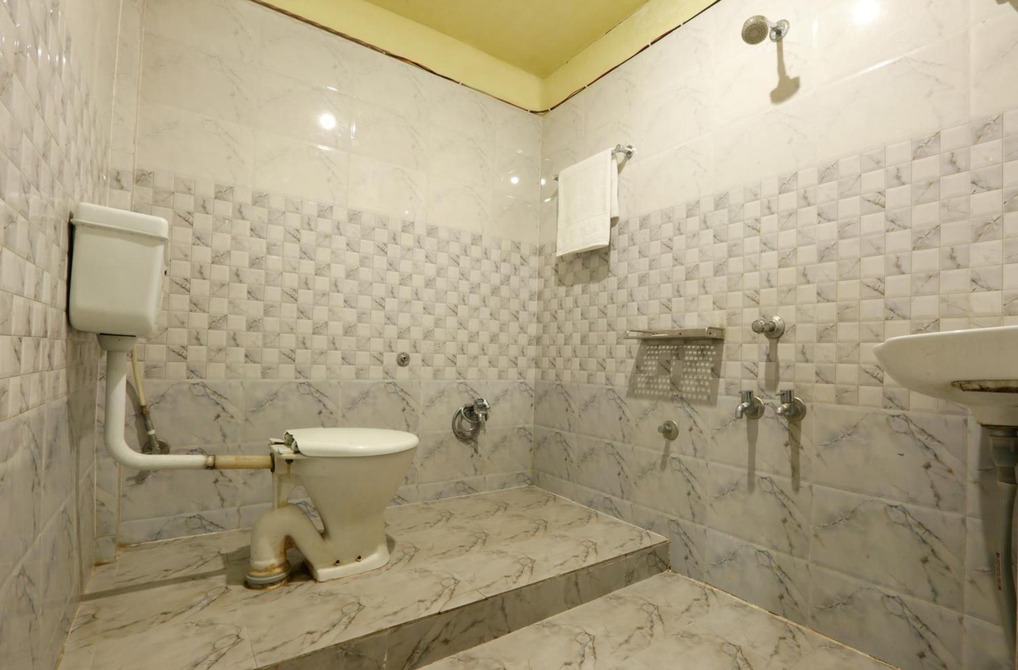 Hotel Dream City Ґувахаті Екстер'єр фото